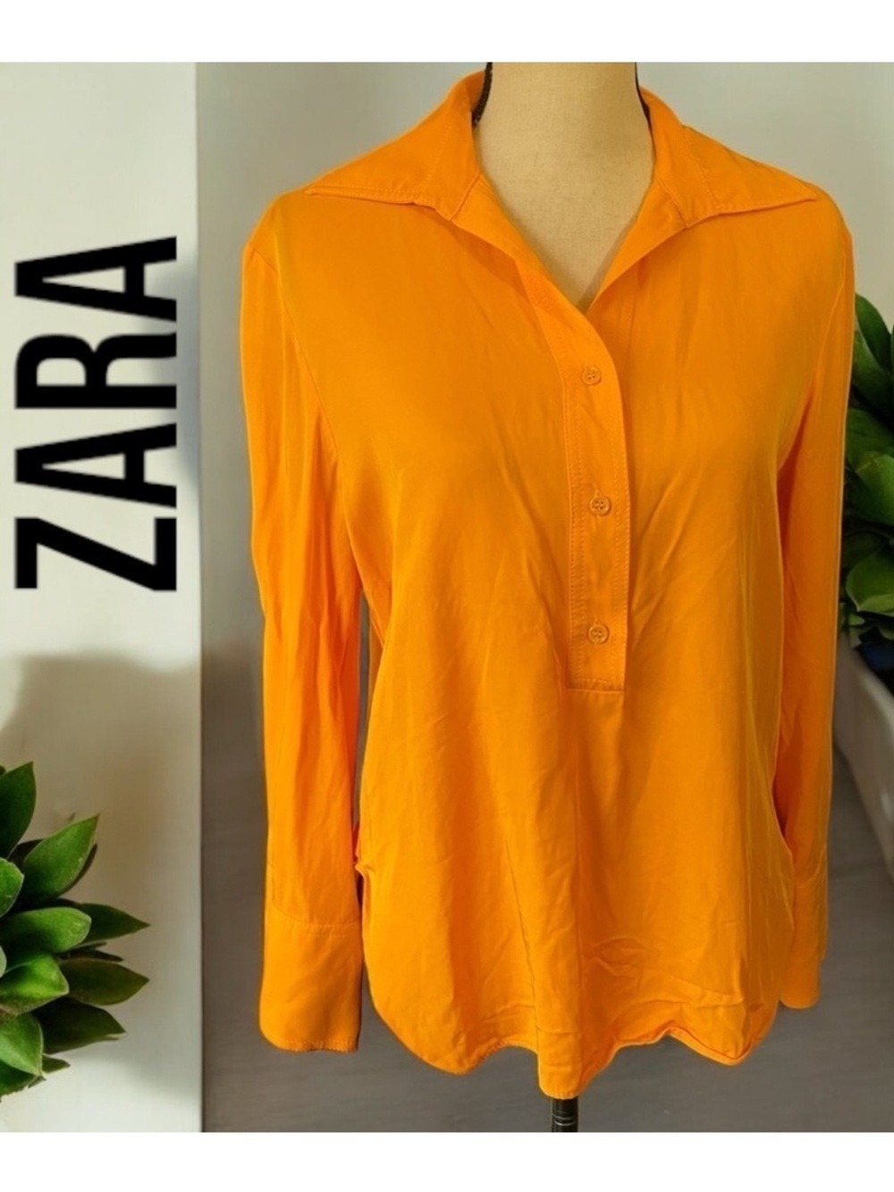 ZARA-size small silky viscose blend. Oversized Vneck, buttoned front & cuffs EUC